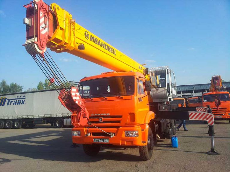 Автокран Ивановец 25 тонн 31 метров